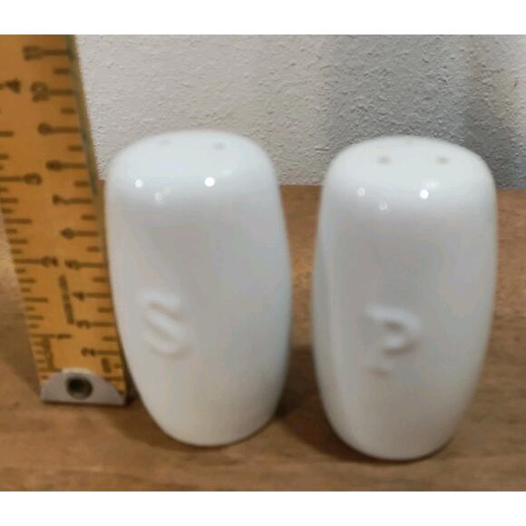 Vintage Better Homes & Gardens Salt And Pepper Set Ceramic White - Picture 9 of 11